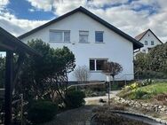 Wunderschöne Lage inmitten der Natur, Einfamilienhaus mit 5,5 Z-K-B-B. Gäste WC, Doppelgarage mit Ansitz - Weinheim