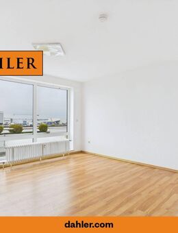 Helle 3-Zimmer-Wohnung mit Weserblick - Modernisiert, mit Balkon und Tiefgarage - Bremen