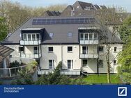 Jetzt an die Zukunft denken, Solar+ Wärmepumpe sorgen für Heizung +WW, Energiepass 8,3 kwh/(m²a) - Duisburg