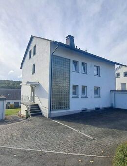 Traumhafter Blick mit Wohlfühlfaktor: 3-Zimmer-ETW mit Balkon & Garage in Warstein-Belecke! - Warstein