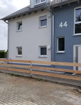 2 Zimmer Dachgeschoss-Wohnung mit Balkon für Single oder junge Paare - Erlangen