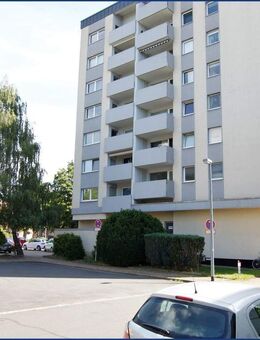 Sonnige Single-Wohnung mit Loggia! Anfragen bitte ausschließlich per Email!!! - Celle