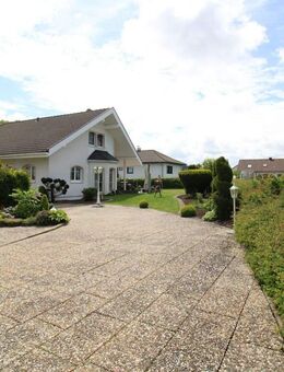 Hier beginnt Ihr neues Leben - Charmantes Haus mit Traumgrundstück in Albstadt - Albstadt