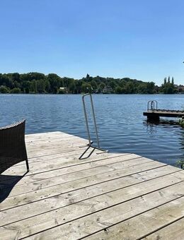 Wohnen mit Blick auf den Schulsee: 2 Zimmer Wohnung mit Gartennutzung und hauseigenem Badesteg - Mölln (Schleswig-Holstein)