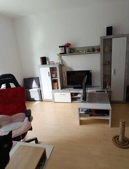 Schöne 2 Zimmer-Wohnung, 63 qm, Balkon, große Küche, Diele, Bad, Ecke Wittener/Lindenhauser Str. - Wuppertal