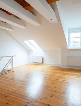 Lichtdurchflutete DG-Maisonette mit Loft-Feeling in angesagter Top-Lage - Berlin