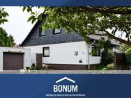 Freistehendes 1-2 FHS auf 900 qm Sonnengrundstück in 2. Reihe inkl. 3 Garagen u. Nebengebäude - Delmenhorst