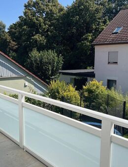Helle 3-Zimmerwohnung in ruhiger Lage direkt am Eisweiher von Ismaning - Ismaning