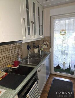 Schöne Wohnung direkt neben Bahn und Bus - Stuttgart