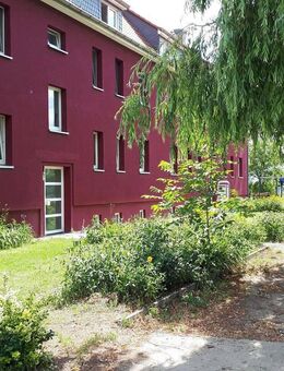 VERKAUF v. PRIVAT: verm. 2,5-Zi.-DG, Garage, Stellplatz, Grundstücksanteil - Werder (Havel)