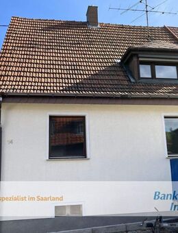 Charmante Doppelhaushälfte mit Potenzial in ruhiger Lage von Schiffweiler - Schiffweiler