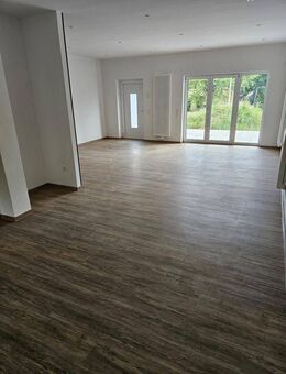 Schöne, große 2 Zimmer-Wohnung mit Terrasse und Garten - Eisenberg (Pfalz)