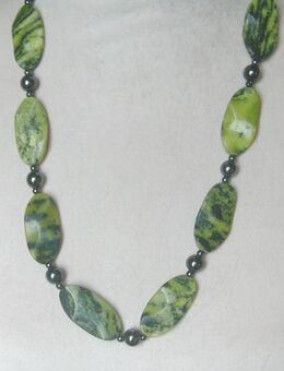 Türkiskette, Longkette, mit eingefassten Hämatitsteinen - Stemmen