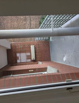 2 Zimmerbalkonwohnung mit Garagenstellplatz in Hardterbroich 41065 MG ;V2240 - Mönchengladbach