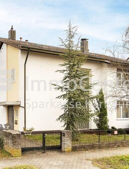 Viel Platz, viel Potenzial: Einfamilienhaus mit Pool und Wellnessbereich in Toplage - Karlsruhe