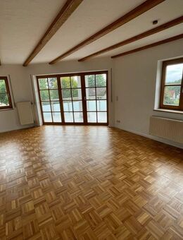 Sehr schöne 4-Zimmer-Wohnung mit großem Balkon in ruhiger Lage von Bubenreuth - Bubenreuth