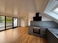 Willkommen im Wohlfühlzuhause - Sonnige Dachgeschosswohnung mit moderner Einbauküche als Erstbezug - Windsbach