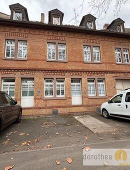 Attraktives Mehrfamilienhaus mit drei Wohneinheiten - solide Kapitalanlage mit Entwicklungspotenzial - Wiesbaden