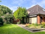 Einfamilienhaus mit Einliegerwohnung in beliebter Gegend von Husum-Nordsee - Husum (Schleswig-Holstein)