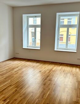 Großzügiges WOHNEN!!! Terrasse, Parkett, Fußbodenheizung sowie modernes Tageslichtbad - Chemnitz