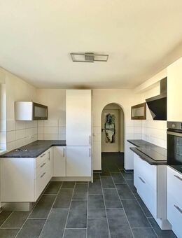 Modernes Einfamilienhaus mit großem Nebengebäude! - Rheinau