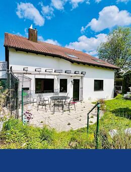 Zweifamilienhaus in toller Lage mit Gartenidyll und Doppelgarage, - Schwieberdingen
