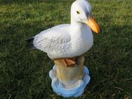 Dekofigur Möwe auf Buhnenpfahl aus Polyresin 32 cm - Hergisdorf
