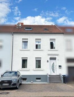 Einfamilienhaus mit Pool in Rehlingen - Rehlingen-Siersburg