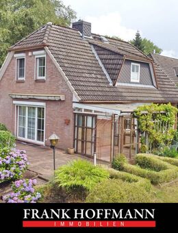 Einfamilienhaus mit Teich in Hamburg-Sasel - Hamburg