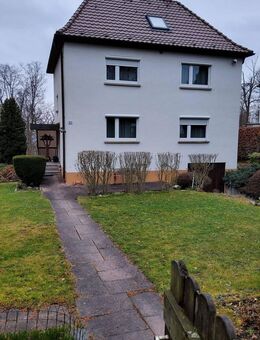 Traumhaftes Grundstück mit geräumigem Ein-Zweifamilienhaus in Toplage auf der Schillerhöhe in Gerlingen - Gerlingen