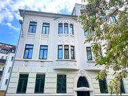 Vermietete Altbauwohnung mit Balkon, Stuckelementen und Stellplatz in Leipzig-Reudnitz - Leipzig