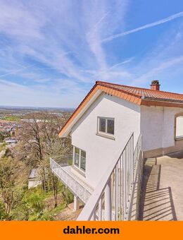 Panorama trifft Potenzial: Vielseitiges Familiendomizil mit Einliegerwohnung in traumhafter Hanglage - Alsbach-Hähnlein