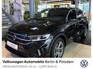 VW T-Roc, 1.5 l TSI R-Line, Jahr 2022 - Berlin