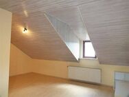 1 Zimmer Dachgeschosswohnung mit ca. 37m² Wohnfläche mit Küche und Bad. - Nauheim