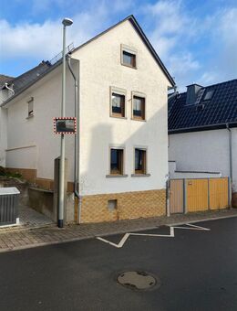 Einfamilienhaus im Ortskern mit großem Garten, ideal für Handwerker - Hünfelden