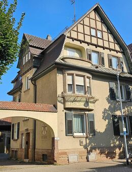 Älteres 3-Familienhaus mit zwei Stellplätzen in zentraler Lage von Mühlacker zu verkaufen - Mühlacker