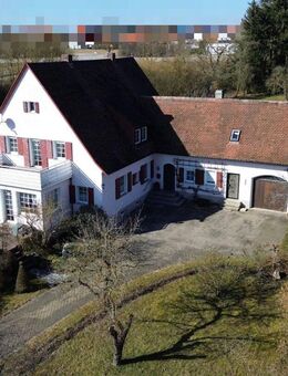 Geräumiges Einfamilienhaus am Ortsrand auf großzügigem Grundstück - Oberdachstetten