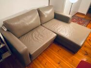 Graues Ledersofa - Berlin Neukölln