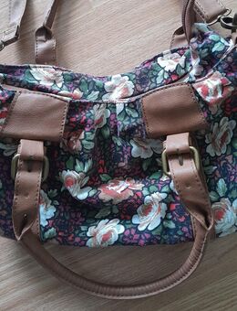 schöne Henkel-Tasche mit floralem Muster - Gaggenau