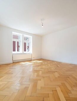 Repräsentative Altbauwohnung in der Belle-Étage - klassischer Charme trifft großzügiges Raumgefühl - München