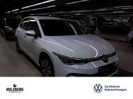 VW Golf, 1.5 TSI VIII Move, Jahr 2023 - Braunschweig