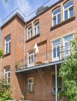 Altbau-Maisonette mit Dachterrasse - klassischer Charme, moderner Komfort - Ludwigsburg