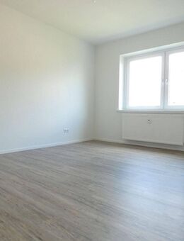 *** Heimaterde! 3 Zimmer, modernisiert mit eigenem Gartenanteil! *** - Mülheim (Ruhr)