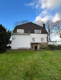 Wohnhaus mit Garagen und Stellplätzen - Dortmund