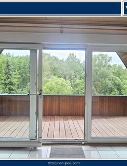 Direkt am Waldrand: 2,5- Zi-Dachgeschosswohnung mit großer Loggia in beliebter Lage von Usingen - Usingen