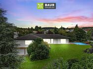 360° I Repräsentative Bungalow-Villa mit Pool und ELW auf imponierenden Grundstück mit unverbaubaren Weitblick - Baienfurt