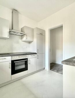 Moderne Stadtoase - Frisch renovierte 2-Zimmer-Wohnung mit Balkon und EBK - Halberstadt