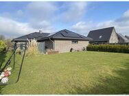 ERDWÄRME: Komfortabler Winkelbungalow Bj 2018 mit PV Anlage in ruhiger Lage 10 Minuten nach Husum! - Schwesing