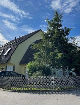 Charmantes Reihenendhaus mit Garage und Stellplatz - ideal für Familien! - Chemnitz