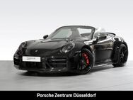 Porsche 992, 911 Carrera 4 GTS Cabrio crema, Jahr 2022 - Düsseldorf